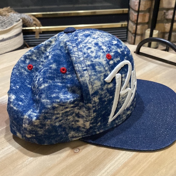 Mitchell and Ness Bulls Hat - Picture 4 of 8